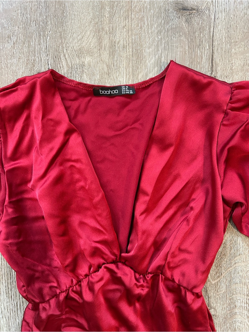 Boohoo Deep Red Satin V-Neck Maxi Dress with Puff Sleeves - Picture 2 of 4
